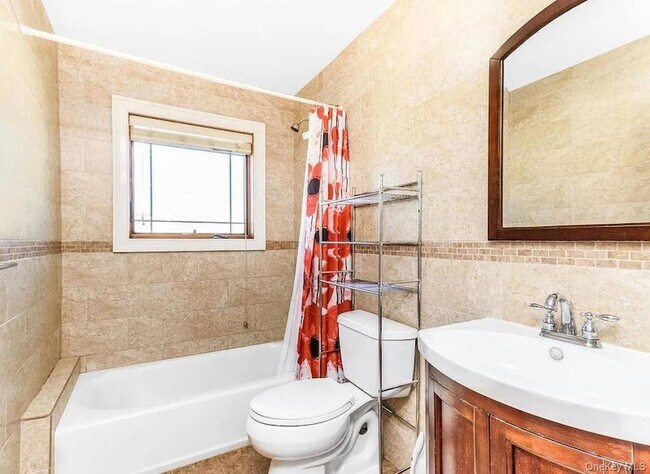 Building Photo - 113 Maple Pl