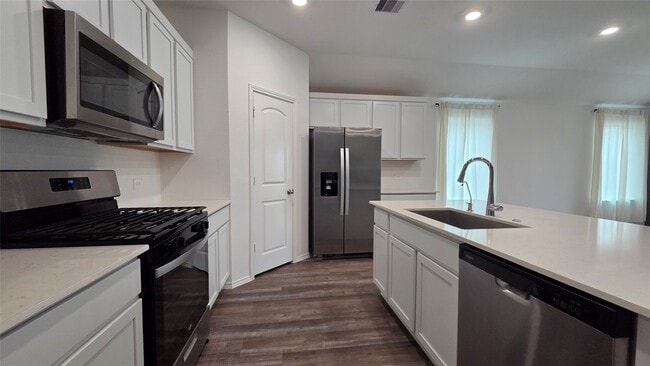 Building Photo - 6110 Ginevra Summers Dr