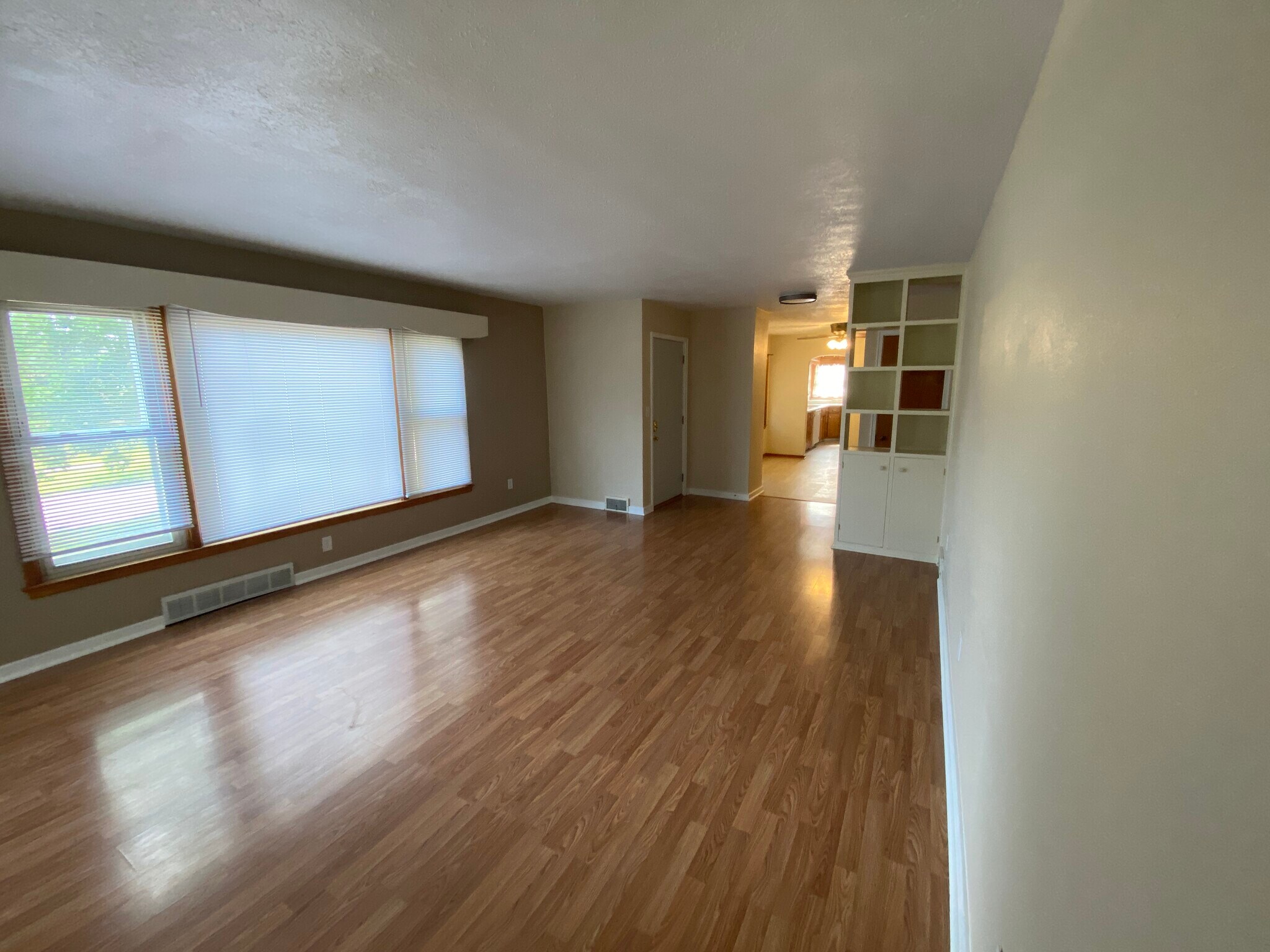 Living room - 1305 Vine St