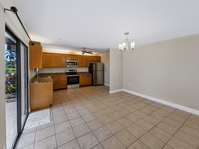 Building Photo - 128 Lake Point Ln