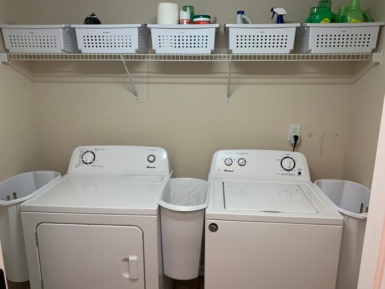 Building Photo - 1866 Whitley Rd