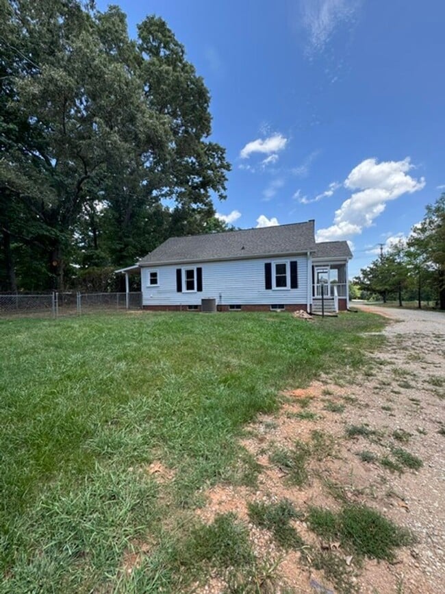 Building Photo - 481 S Suber Rd