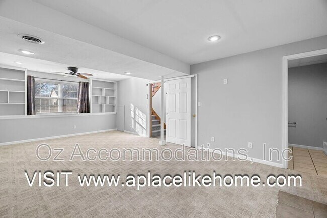 Building Photo - 313 S Darrowby Dr