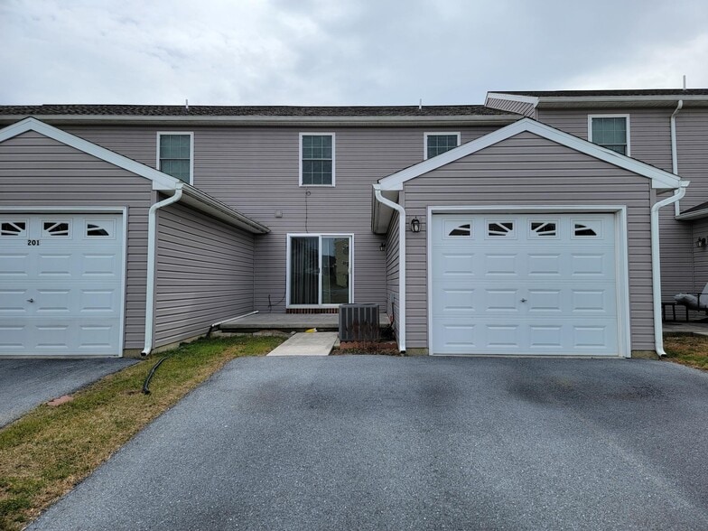 Building Photo - 56 Gable Dr