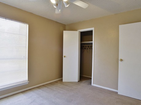 Primary Photo - College Pointe