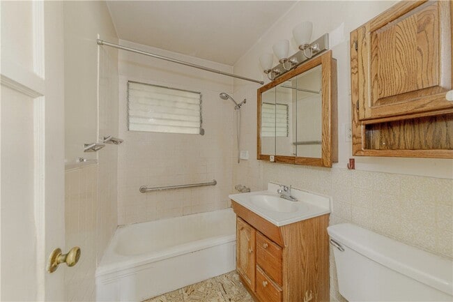Building Photo - 2407 Fisk Ln