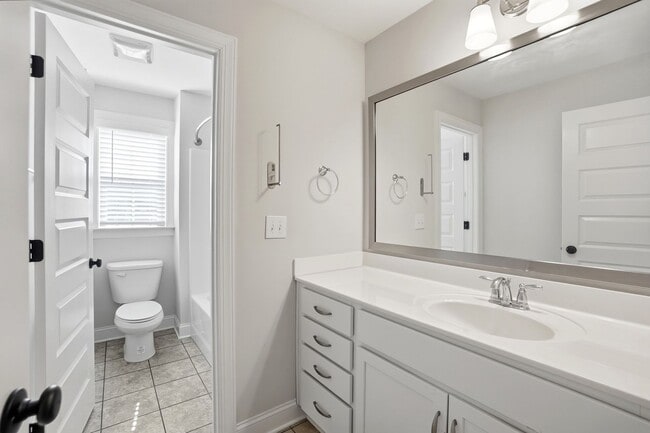 Building Photo - Stunning Home with Main-Level Bedroom, Gourmet Kitchen
