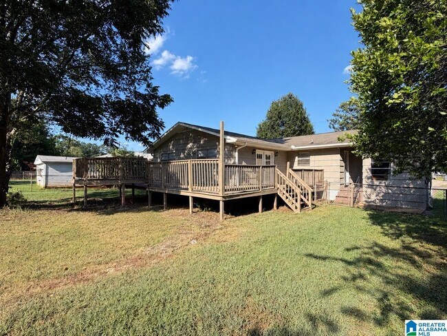 Building Photo - 2724 Clyburne St