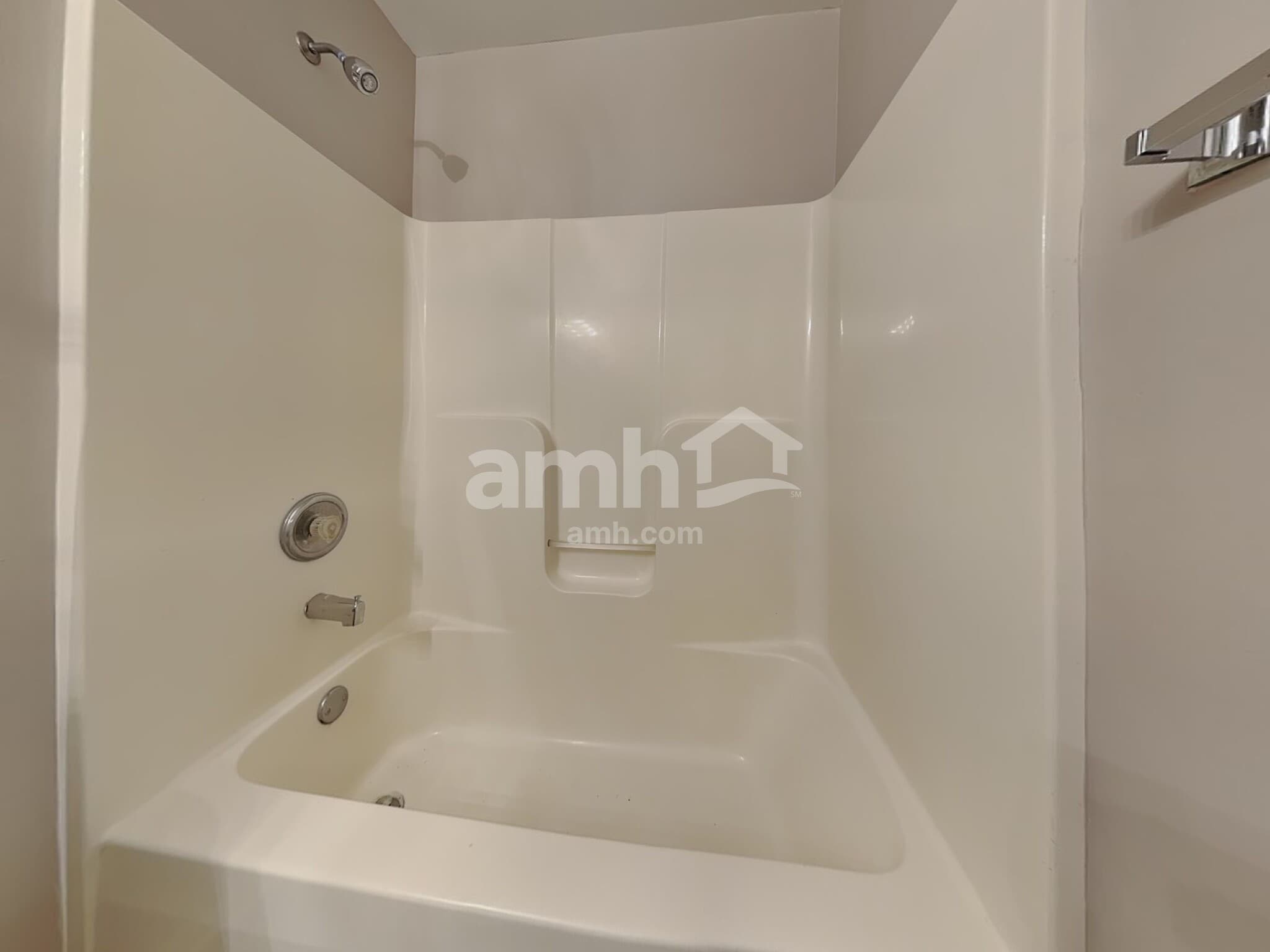 Building Photo - 5925 Bluegrass Trl