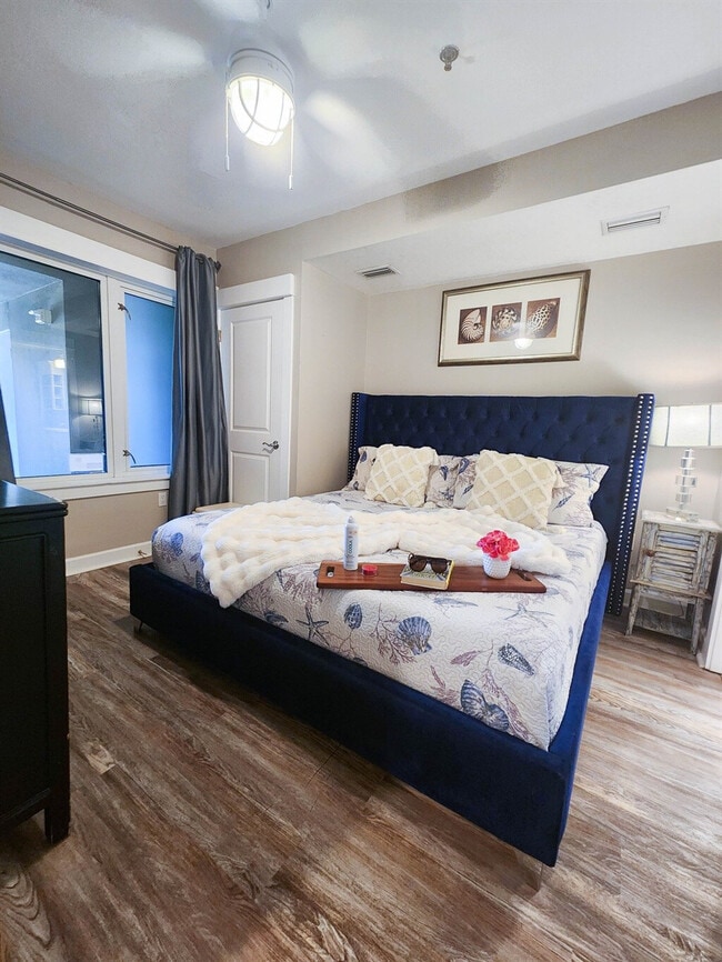 Building Photo - 11832 Front Beach Rd