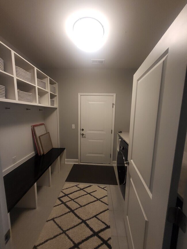 Building Photo - REDUCED!  5 bedroom/4 bath house in Berkshire Forest