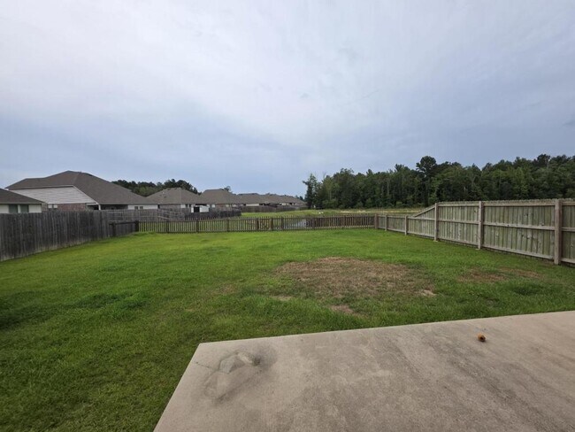 Building Photo - 13290 Fowler Dr