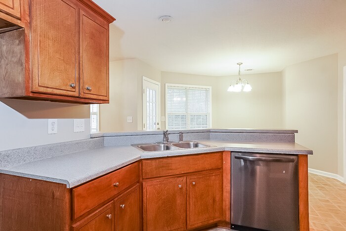 Building Photo - 744 Michelle Ct