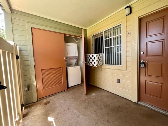 Building Photo - Aeloa Terrace: 2 Bed, 2 Bath Townhome w/ 2 Parking in Kapolei, Pets OK!