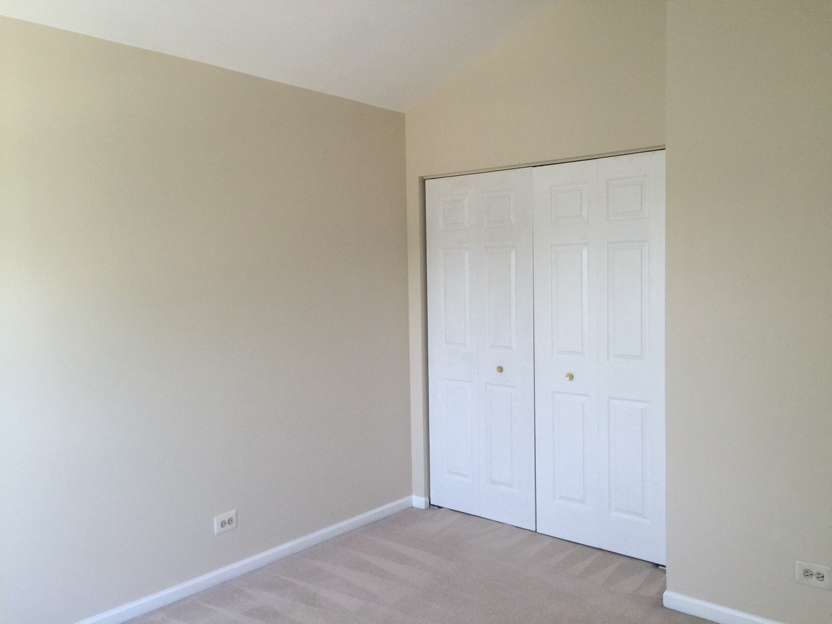 Building Photo - 396 Bentley Pl