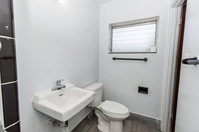 Building Photo - 4726 Abaca St