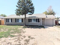 Building Photo - 3 bed 1 bath home in Aurora