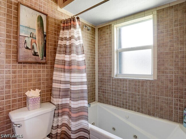 Building Photo - 625 97th Ave N