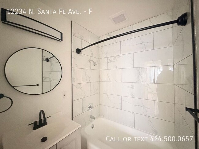 Building Photo - 12234 N Santa Fe Ave