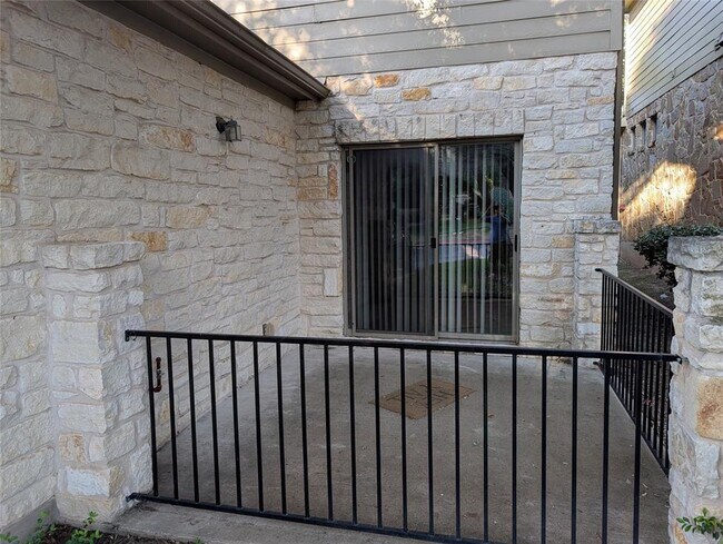 Building Photo - 11400 W Parmer Ln
