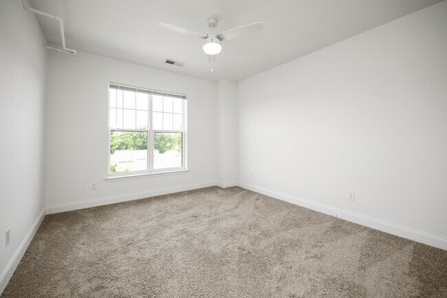Building Photo - 231 Walton Ave