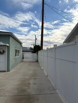 Building Photo - 1714 N Lincoln St