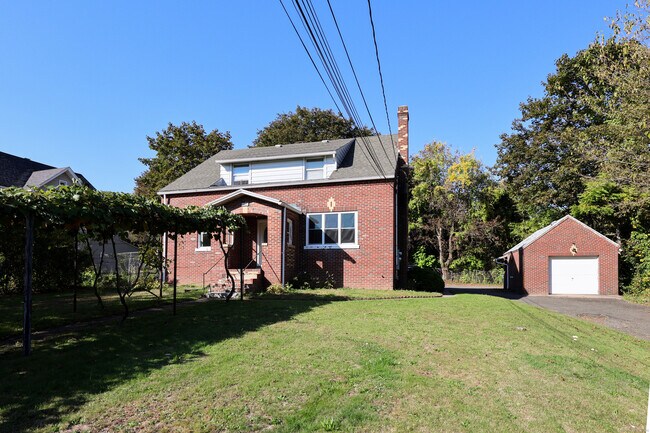 Building Photo - 142 Wolcott St