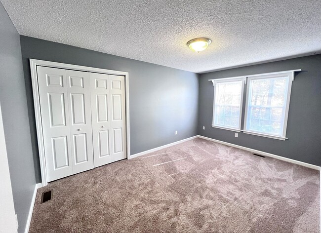 Building Photo - FOR RENT DAVIE CO!