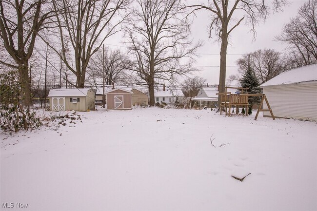 Building Photo - 1718 Maywood Rd