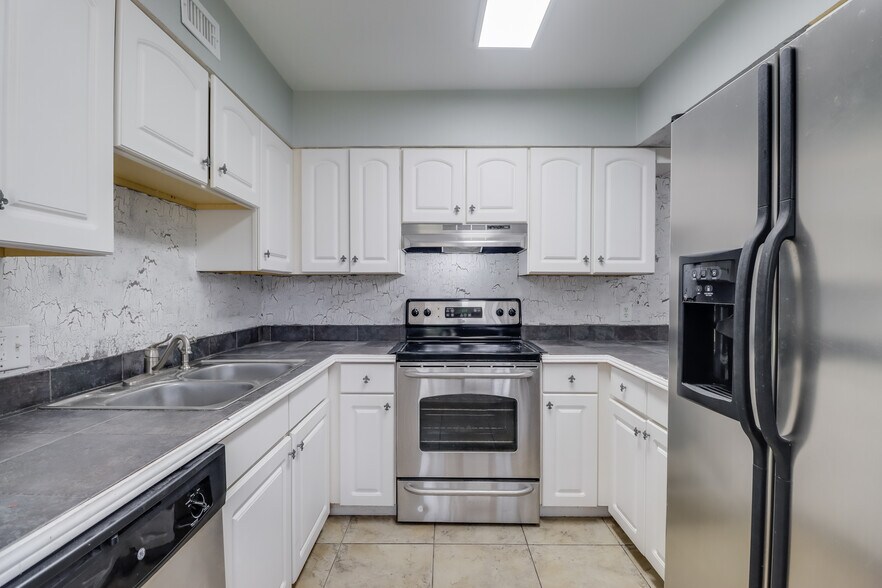 Building Photo - 395 Felicity St