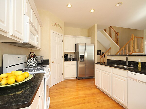 Building Photo - 5203 Scott Cir