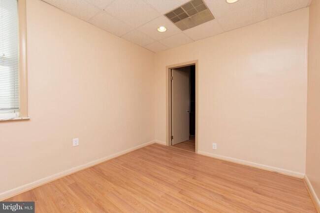 Building Photo - 1317 Wolf St