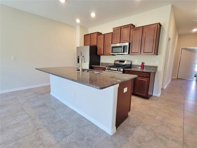 Building Photo - 16922 Red Brick Ln