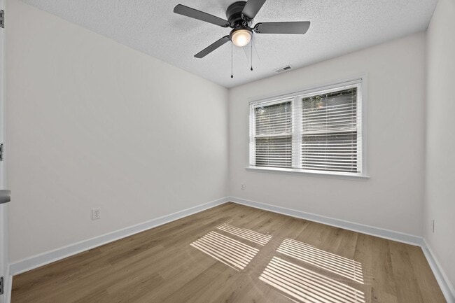 Building Photo - Beautifully Renovated 3-Bedroom, 2-Bath To...