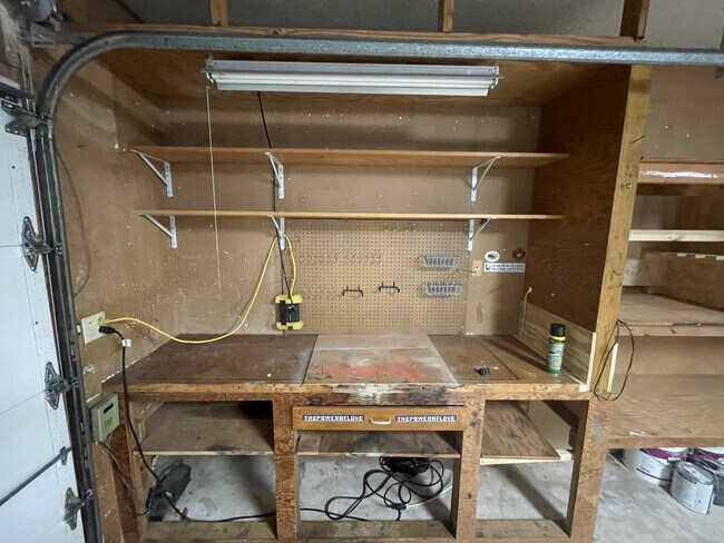 Building Photo - 1214 Timber Bay
