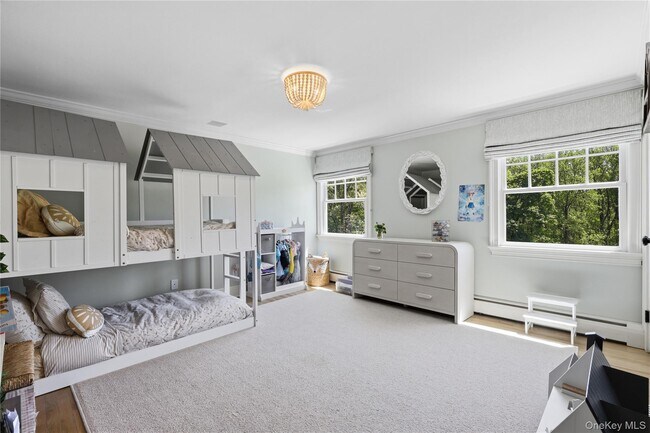Building Photo - 90 Springhurst Rd