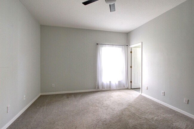 Building Photo - 5868 Duskywing Dr