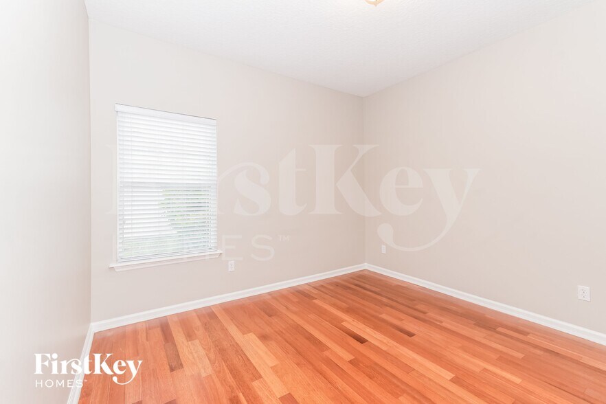 Building Photo - 2970 Thorncrest Dr