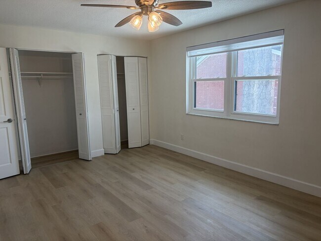 Building Photo - 2250 S Palmetto Ave