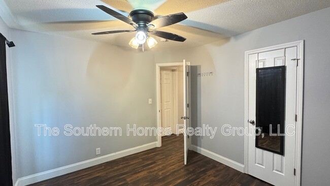 Building Photo - 2315 Clearwater Rd