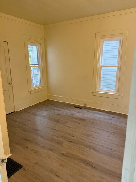 Primary Photo - 102 S Balch St