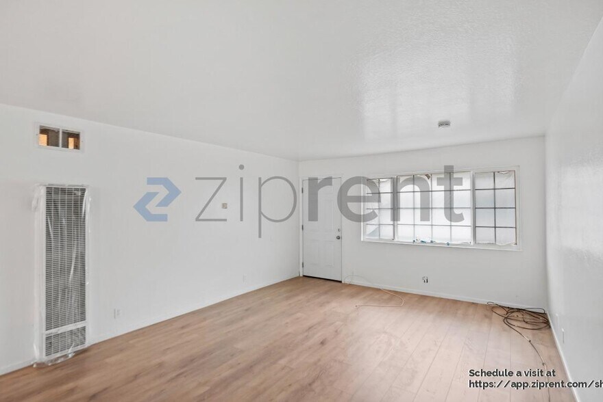 Building Photo - 27070 Manon Ave