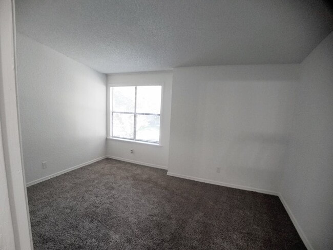 Building Photo - Beautiful Remodeled 1/1 Winter Park Condo ...