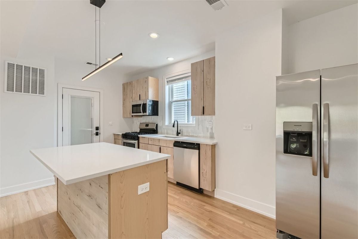 Building Photo - 2604 N Springfield Ave