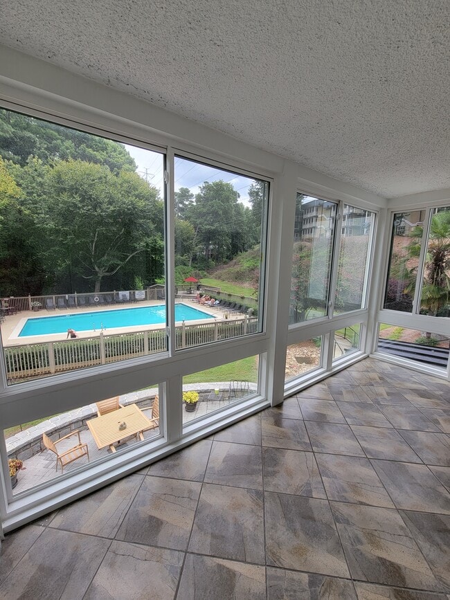 Primary Photo - 1445 Monroe Dr NE