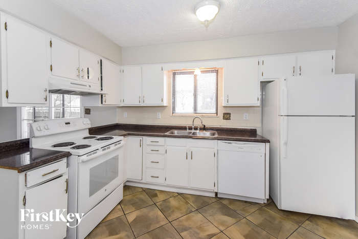 Building Photo - 4320 W 79th St