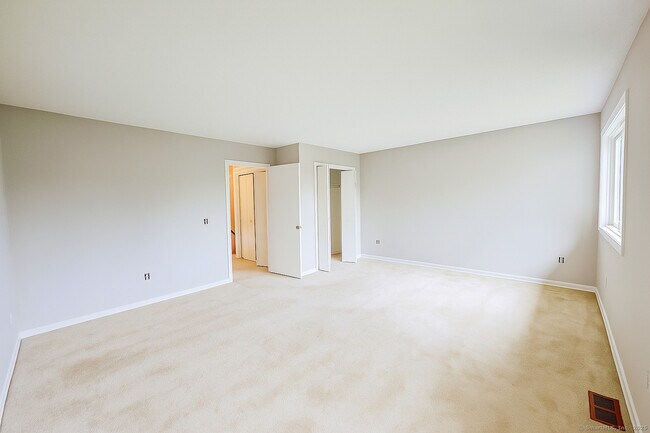 Building Photo - 27 Crows Nest Ln