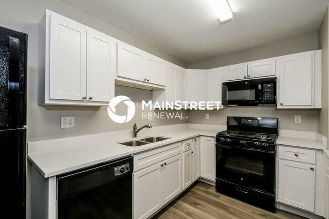 Building Photo - 4 Bedroom Pet-Friendly Home in FLORISSANT,...