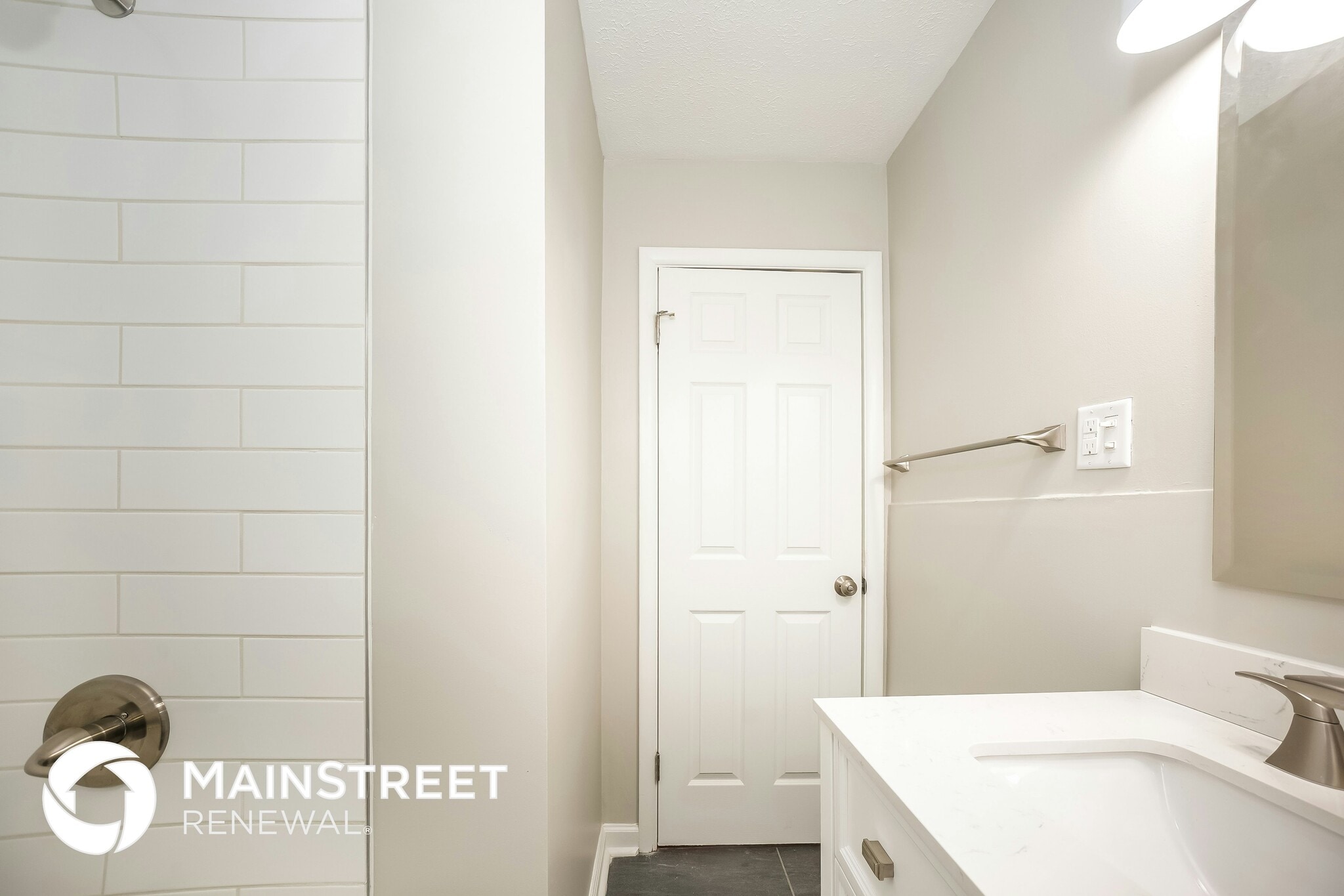 Building Photo - 6667 E 17th St