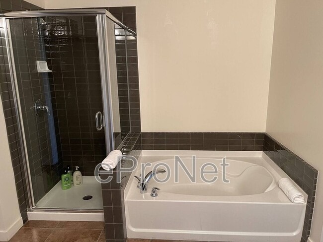 Building Photo - 353 E Bonneville Ave